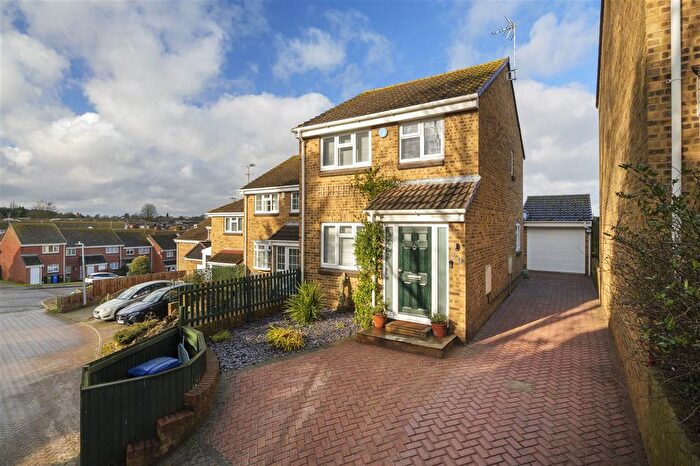 3 Bedroom Detached House To Rent In Harrier Drive, Sittingbourne, Sittingbourne, ME10