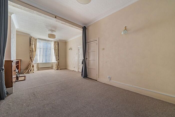 3 Bedroom Terraced House For Sale In Laleham Road, London, SE6