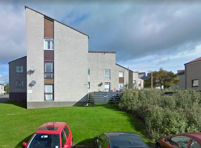 2 Bedroom Flat To Rent In Dochart Terrace, Dundee, DD2