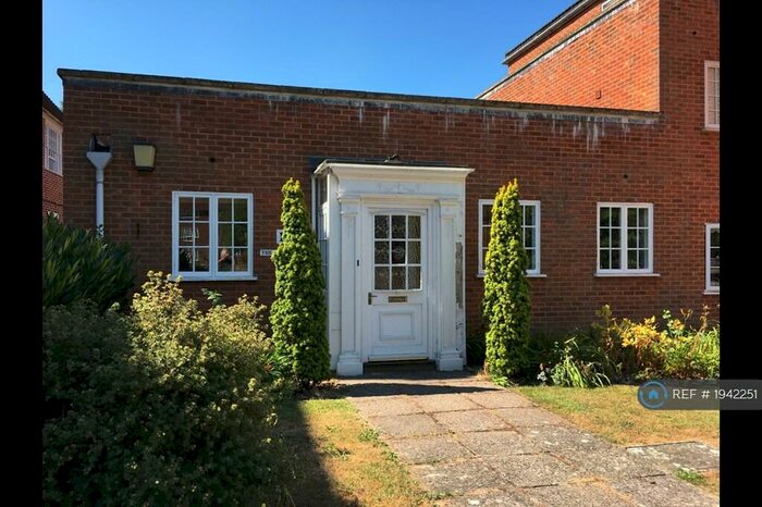 1 Bedroom Semi-Detached House To Rent In Cathedral Close, Salisbury, SP1