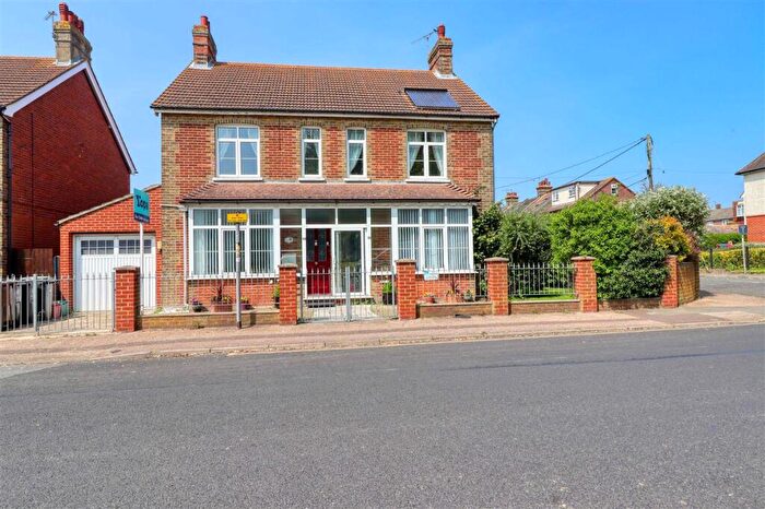 4 Bedroom Detached House For Sale In Naze Park Road, Walton On The Naze, CO14
