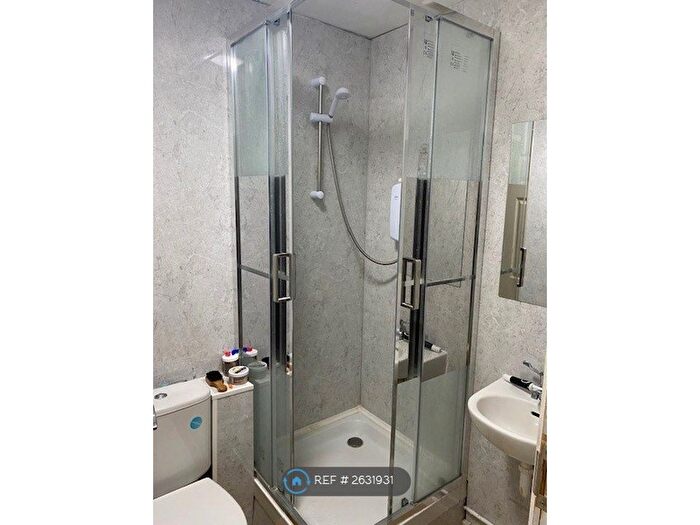 Studio To Rent In Norrys Road, Cockfosters, Barnet, EN4