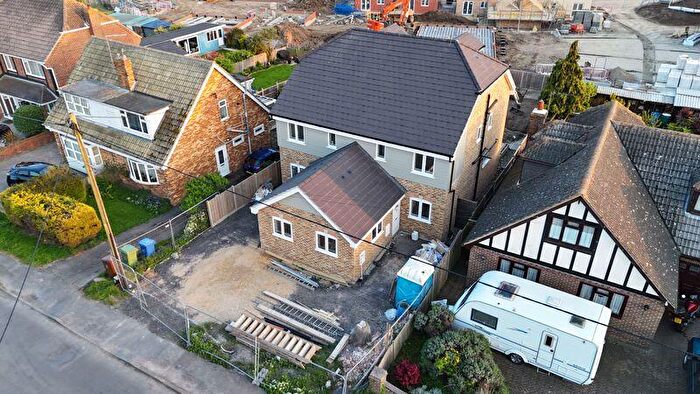 3 Bedroom Semi-Detached House For Sale In Drake Avenue, Minster, ME12