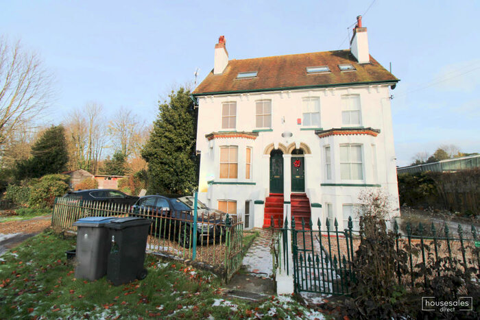 5 Bedroom Semi-Detached House For Sale In Mayfield Villas Station Road, Ken, CT15