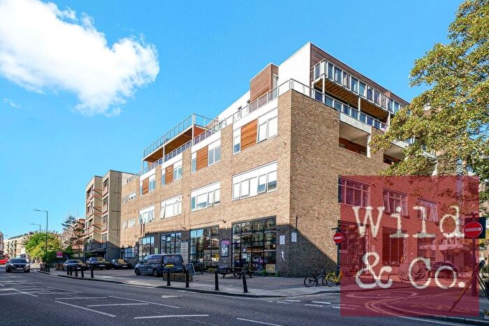 2 Bedroom Flat To Rent In Maun House, Shacklewell Lane, Hackney, E8