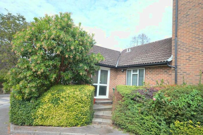 1 Bedroom Bungalow To Rent In Barnhouse Close, Pulborough RH20