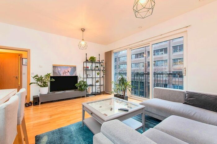 1 Bedroom Flat To Rent In Manor Road, Wallington, Surrey, SM6