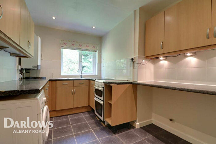 2 Bedroom Apartment To Rent In Lynmouth Crescent, Cardiff, CF3