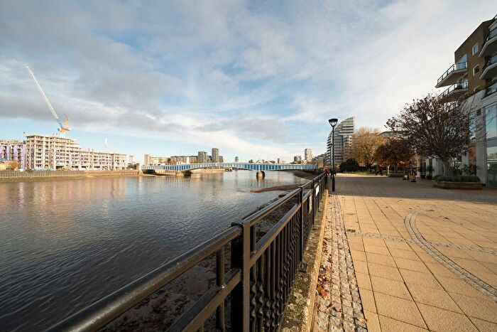 2 Bedroom Flat For Sale In Smugglers Way, London, SW18