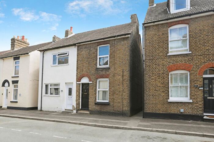 2 Bedroom Terraced House For Sale In William Street, Sittingbourne, ME10