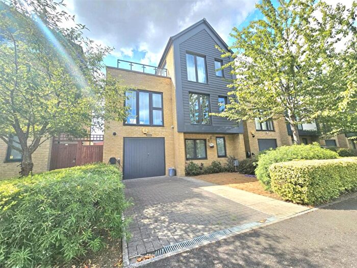 4 Bedroom Detached House To Rent In Elderberry Close, Romford, Essex, RM3