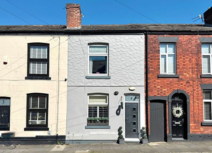 2 Bedroom Terraced House For Sale In Rowan Street, Hyde, SK14