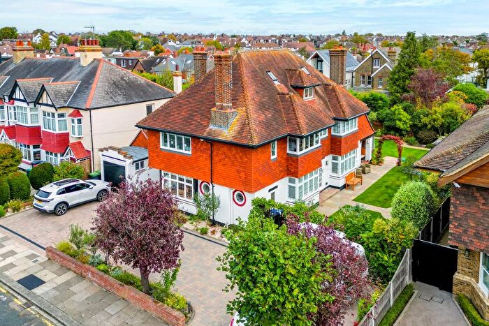 5 Bedroom Detached House For Sale In Herschell Road, Leigh-On-Sea, SS9