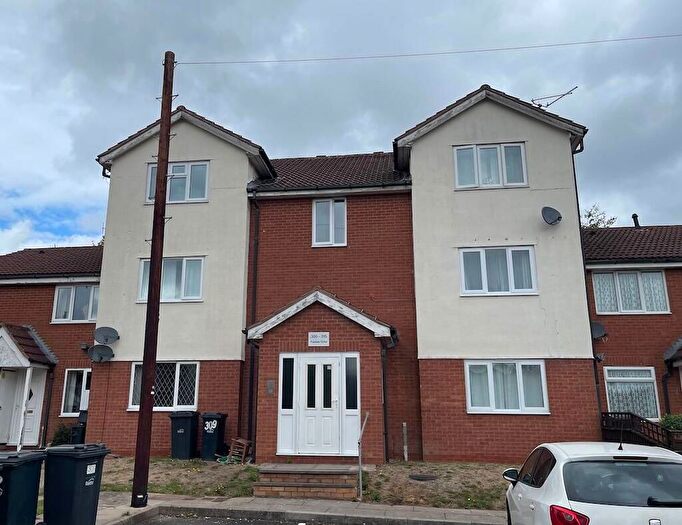 2 Bedroom Flat For Sale In Foxdale Drive, Brierley Hill, DY5