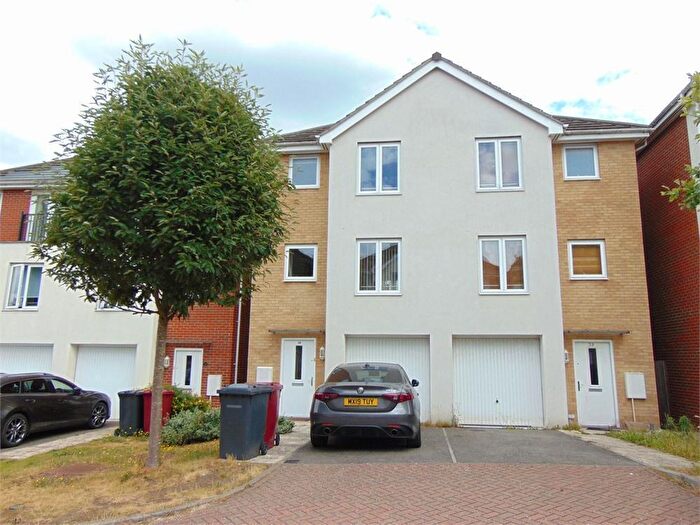 4 Bedroom House To Rent In Regis Park Road, Reading, Berkshire, RG6