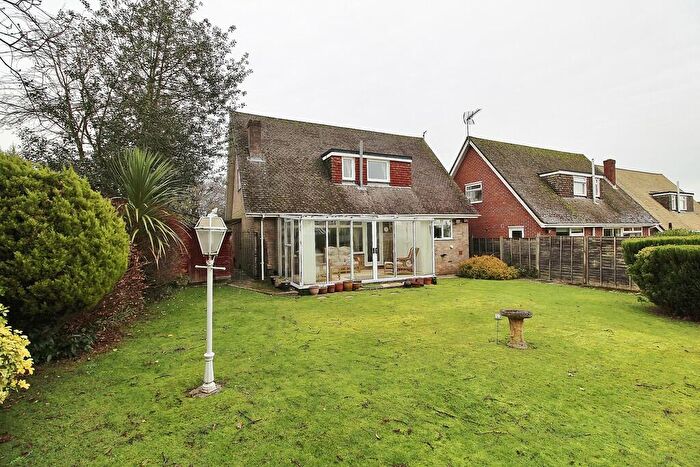 4 Bedroom Detached House For Sale In Brookdale Close, Waterlooville, PO7