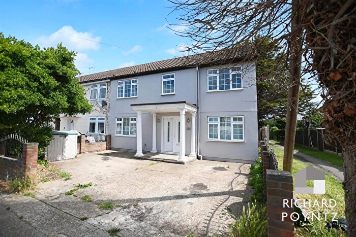 4 Bedroom End Of Terrace House For Sale In No Onward Chain Mornington Road, Canvey Island, SS8