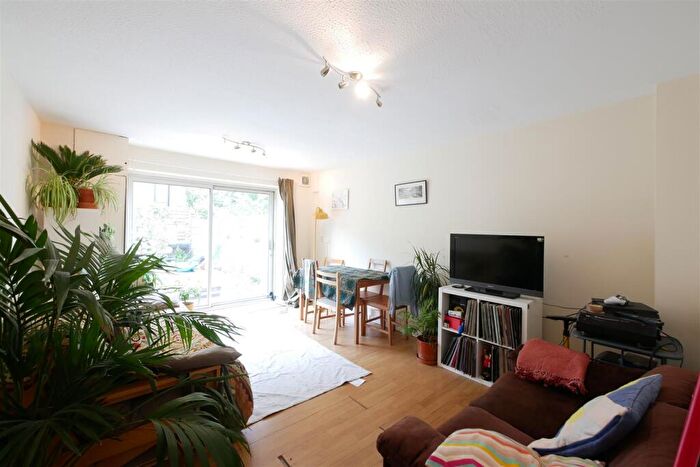 4 Bedroom Terraced House To Rent In Northwold Road, Clapton, E5