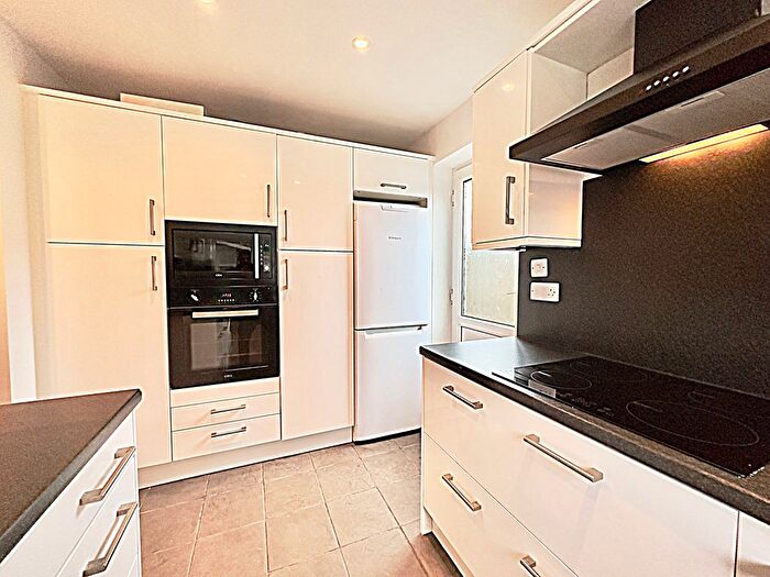 2 Bedroom Bungalow To Rent In Washburn Close, Bedford, MK41