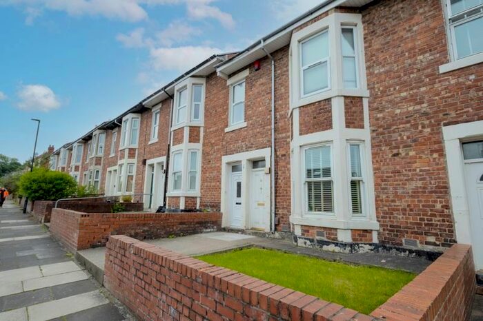 3 Bedroom Flat To Rent In Stratford Grove West, Newcastle Upon Tyne, NE6