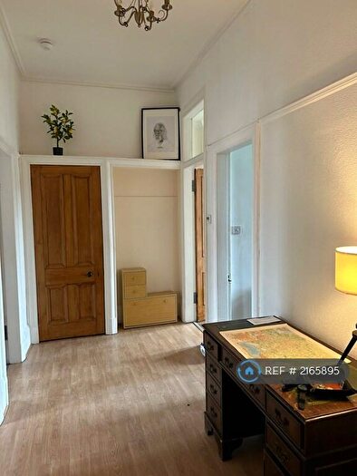 2 Bedroom Flat To Rent In Woodford Street, Glasgow, G41