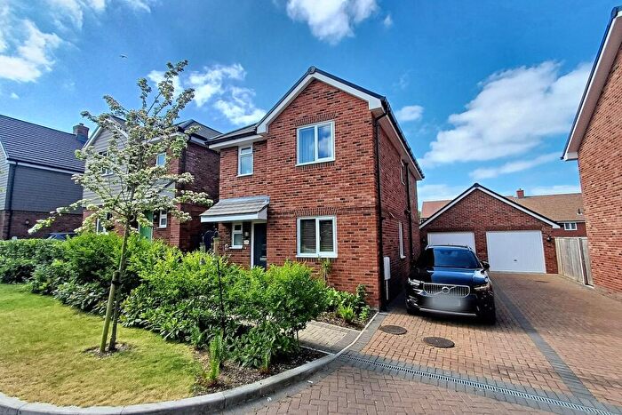 3 Bedroom Detached House For Sale In Verwood, BH31