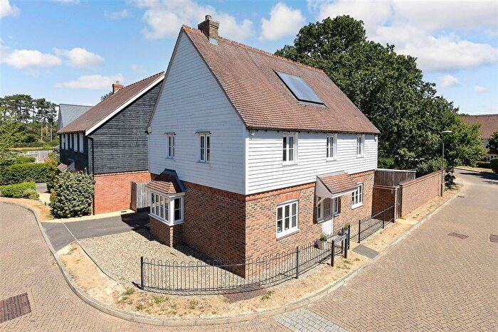 4 Bedroom Detached House For Sale In Haine Close, Horley, Surrey, RH6
