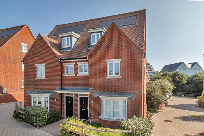 4 Bedroom Semi-Detached House To Rent In Duncalf Road, Tunbridge Wells, Kent, TN2