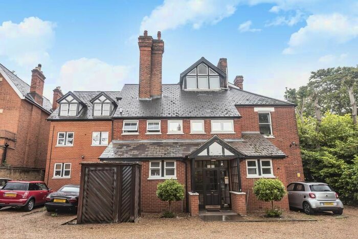 1 Bedroom Flat To Rent In Kew Road, Richmond, TW9