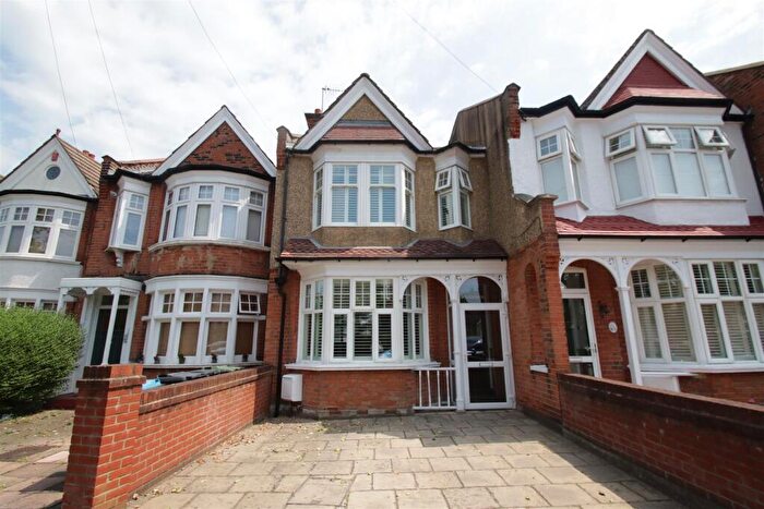 3 Bedroom Terraced House To Rent In New River Crescent, Palmers Green, N13