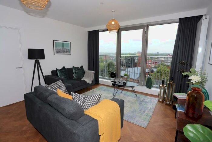 2 Bedroom Apartment To Rent In Broadside, Oldham Road, M4