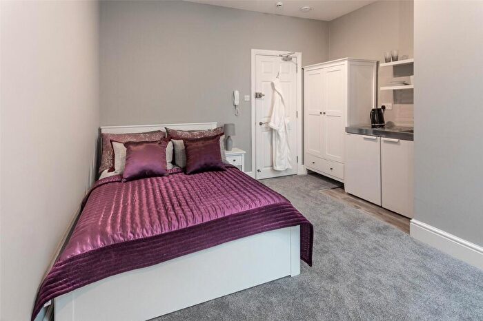 1 Bedroom House Of Multiple Occupation To Rent In St. Michaels Road, Aldershot, Hampshire, GU12