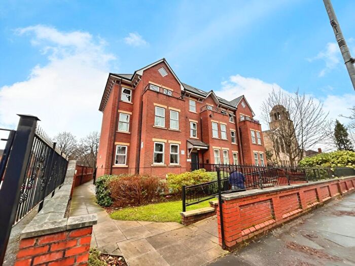 2 Bedroom Flat To Rent In Wilbraham Road, Manchester, Greater Manchester, M14
