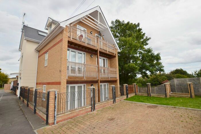 1 Bedroom Flat To Rent In Benrek Close, Ilford, IG6