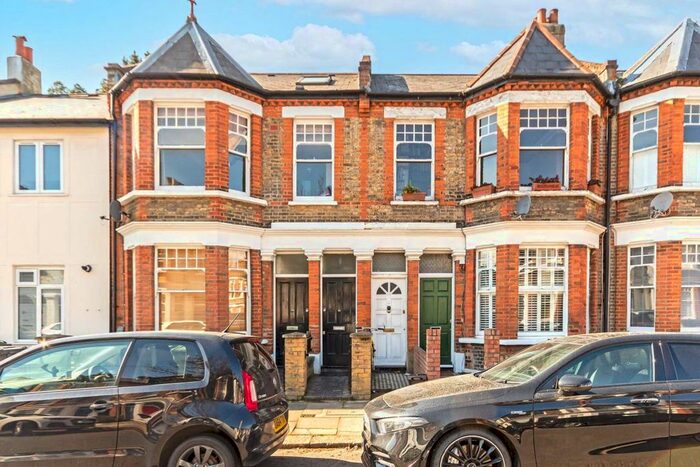 4 Bedroom Flat To Rent In Littlebury Road, London, SW4