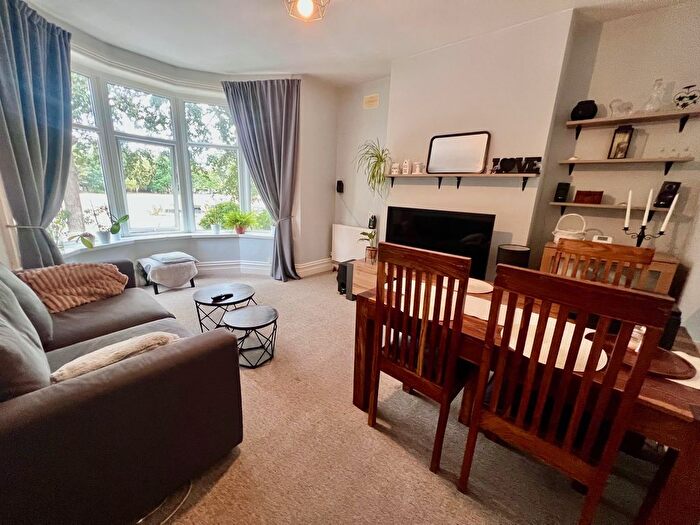 2 Bedroom Flat To Rent In Churchill Road, Bournemouth, BH1