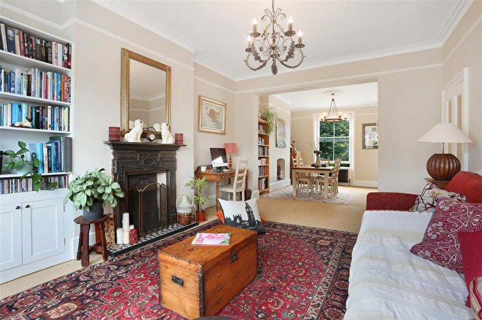 3 Bedroom Flat To Rent In Huddleston Road, London, N7