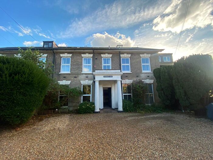 2 Bedroom Duplex To Rent In Charnwood Road, Salisbury, SP2