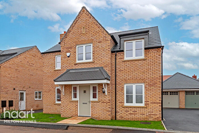 4 Bedroom Detached House For Sale In Shelbourne Estates, Northampton, NN5