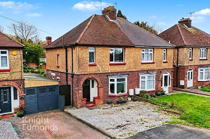 3 Bedroom Property To Rent In Moncktons Avenue, Maidstone, ME14