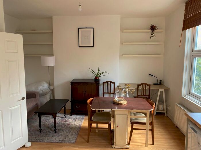 1 Bedroom Flat To Rent In Greenwood Road, London, E8