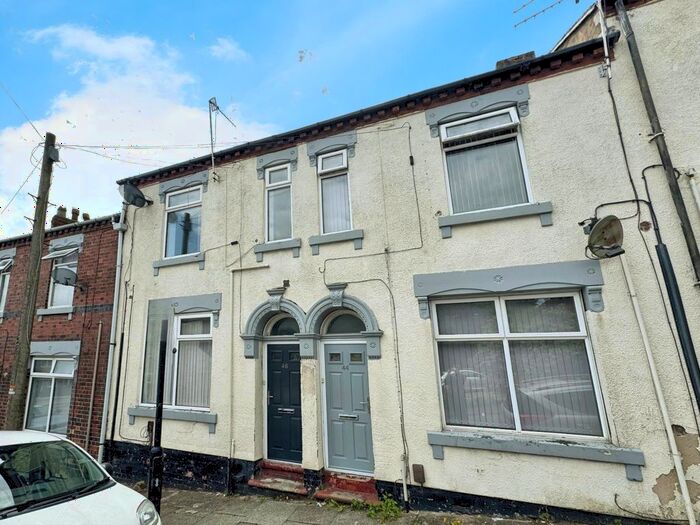 2 Bedroom Flat To Rent In Wellington Street, Stoke-On-Trent, Staffordshire, ST1