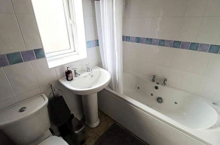 3 Bedroom House To Rent In Brookfield Close, Dalton, Rotherham, S65