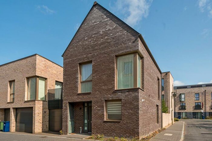 2 Bedroom Link Detached House For Sale In Barton Park, Oxford, OX3