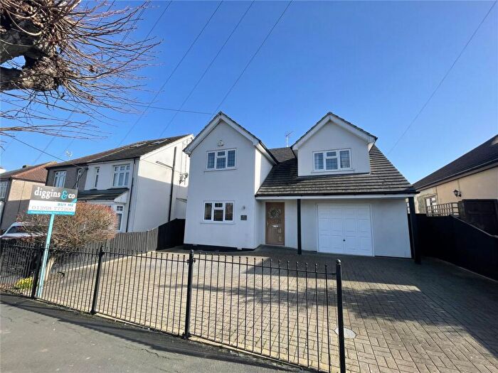4 Bedroom Detached House For Sale In Trinity Road, Rayleigh, Essex, SS6