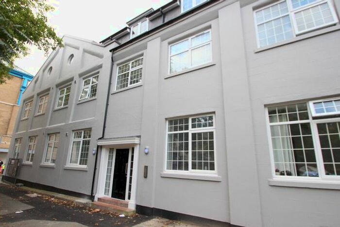 2 Bedroom Flat To Rent In Barker Road, Maidstone, ME16