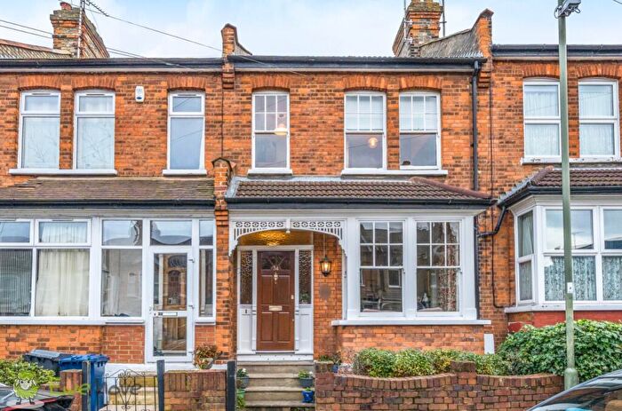 3 Bedroom Terraced House For Sale In Spencer Road, London, N11