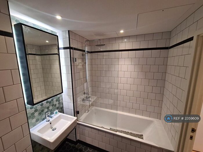 1 Bedroom Flat To Rent In Bridgewater House, London, E14