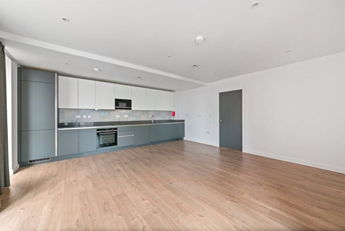 3 Bedroom Flat To Rent In Parkes Street, East Village, E20