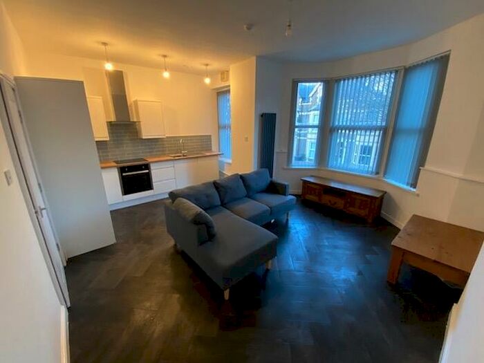 1 Bedroom Flat To Rent In Connaught Road, Cardiff, CF24